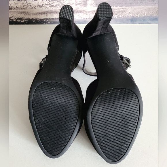 Kelly&Katie Suede Heels - Picture 10 of 11